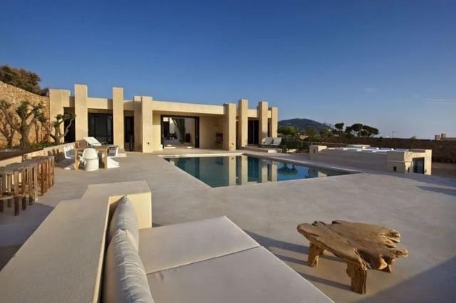 7 soverom Villa til salgs i Ibiza by med svømmebasseng garasje - € 11 000 000 (Ref: 8482151)