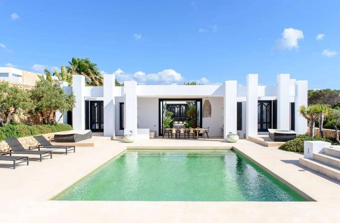 7 soverom Villa til salgs i Ibiza by med svømmebasseng garasje - € 11 000 000 (Ref: 8482151)