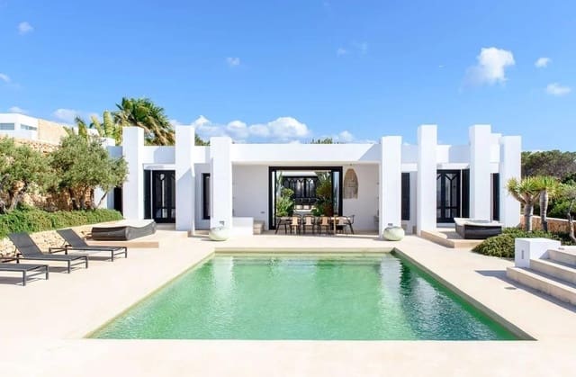 7 soverom Villa til salgs i Ibiza by med svømmebasseng garasje - € 11 000 000 (Ref: 8482151)