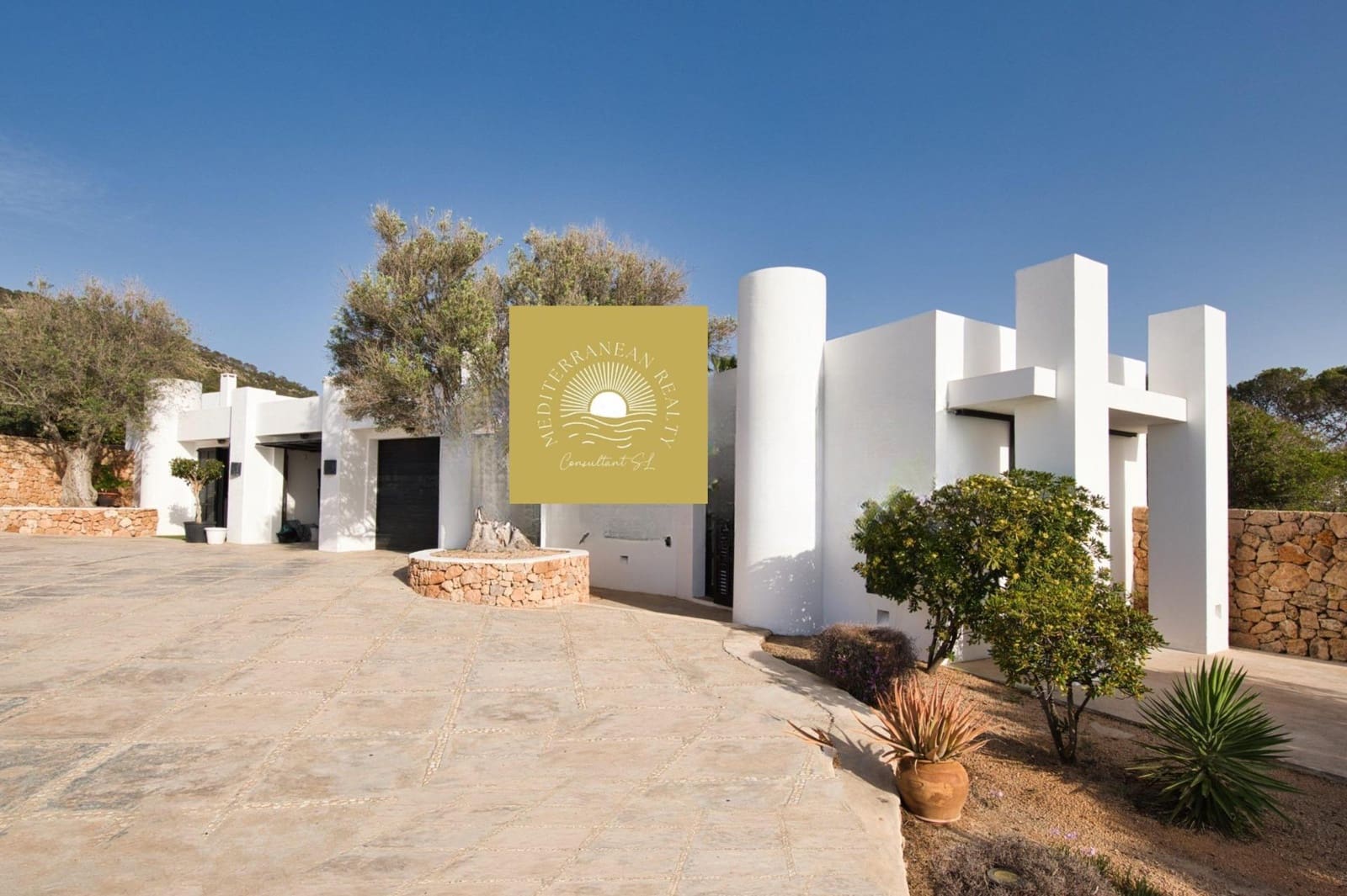 7 soverom Villa til salgs i Ibiza by med svømmebasseng garasje - € 11 000 000 (Ref: 8482151)