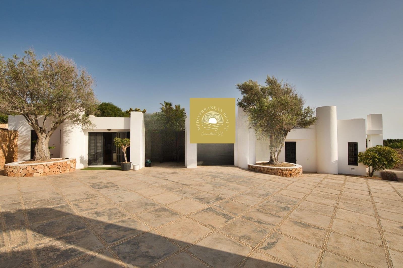 7 soverom Villa til salgs i Ibiza by med svømmebasseng garasje - € 11 000 000 (Ref: 8482151)