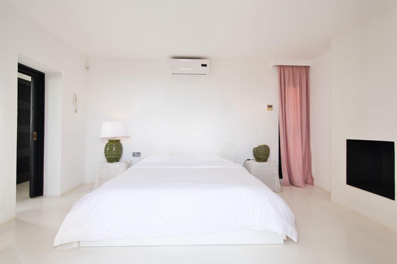 7 soverom Villa til salgs i Ibiza by med svømmebasseng garasje - € 11 000 000 (Ref: 8482151)