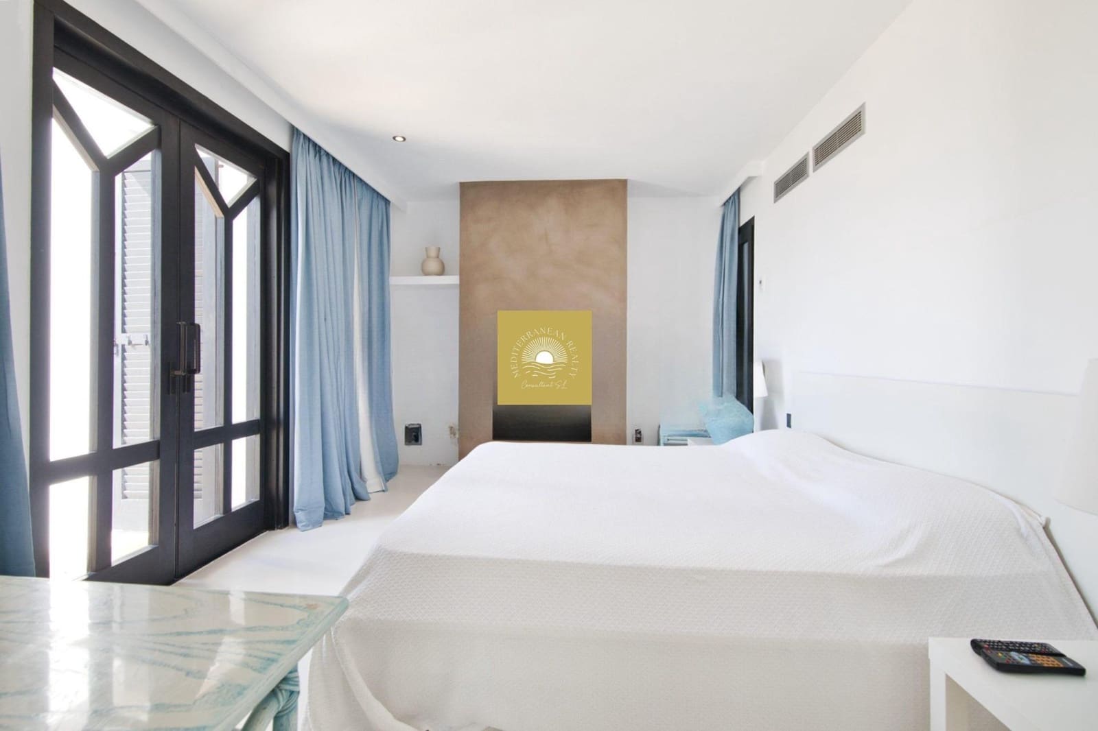 7 soverom Villa til salgs i Ibiza by med svømmebasseng garasje - € 11 000 000 (Ref: 8482151)