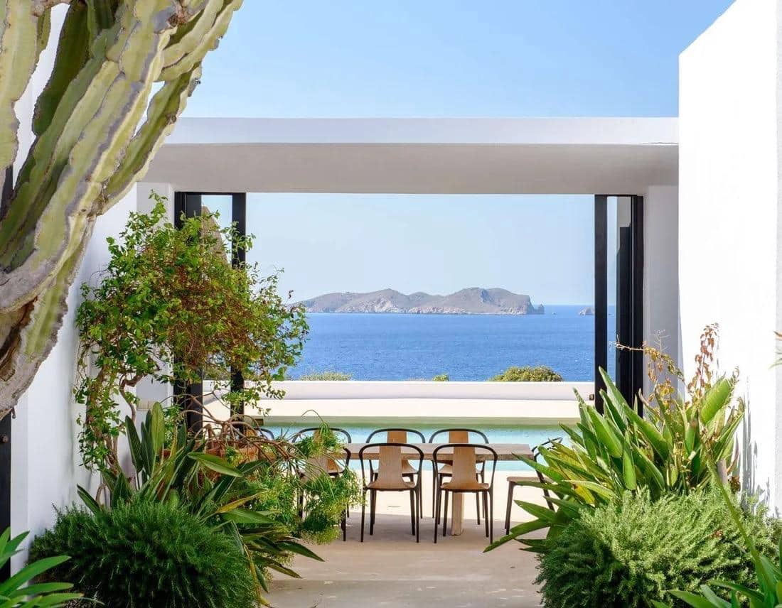 7 soverom Villa til salgs i Ibiza by med svømmebasseng garasje - € 11 000 000 (Ref: 8482151)
