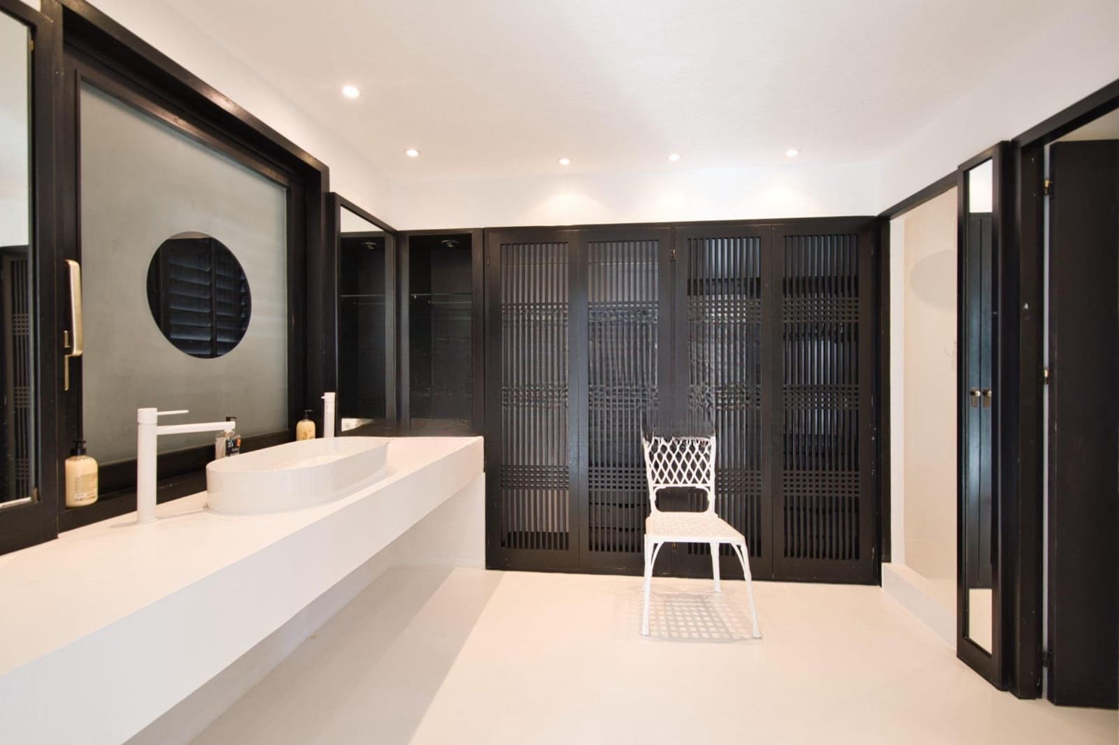 7 soverom Villa til salgs i Ibiza by med svømmebasseng garasje - € 11 000 000 (Ref: 8482151)