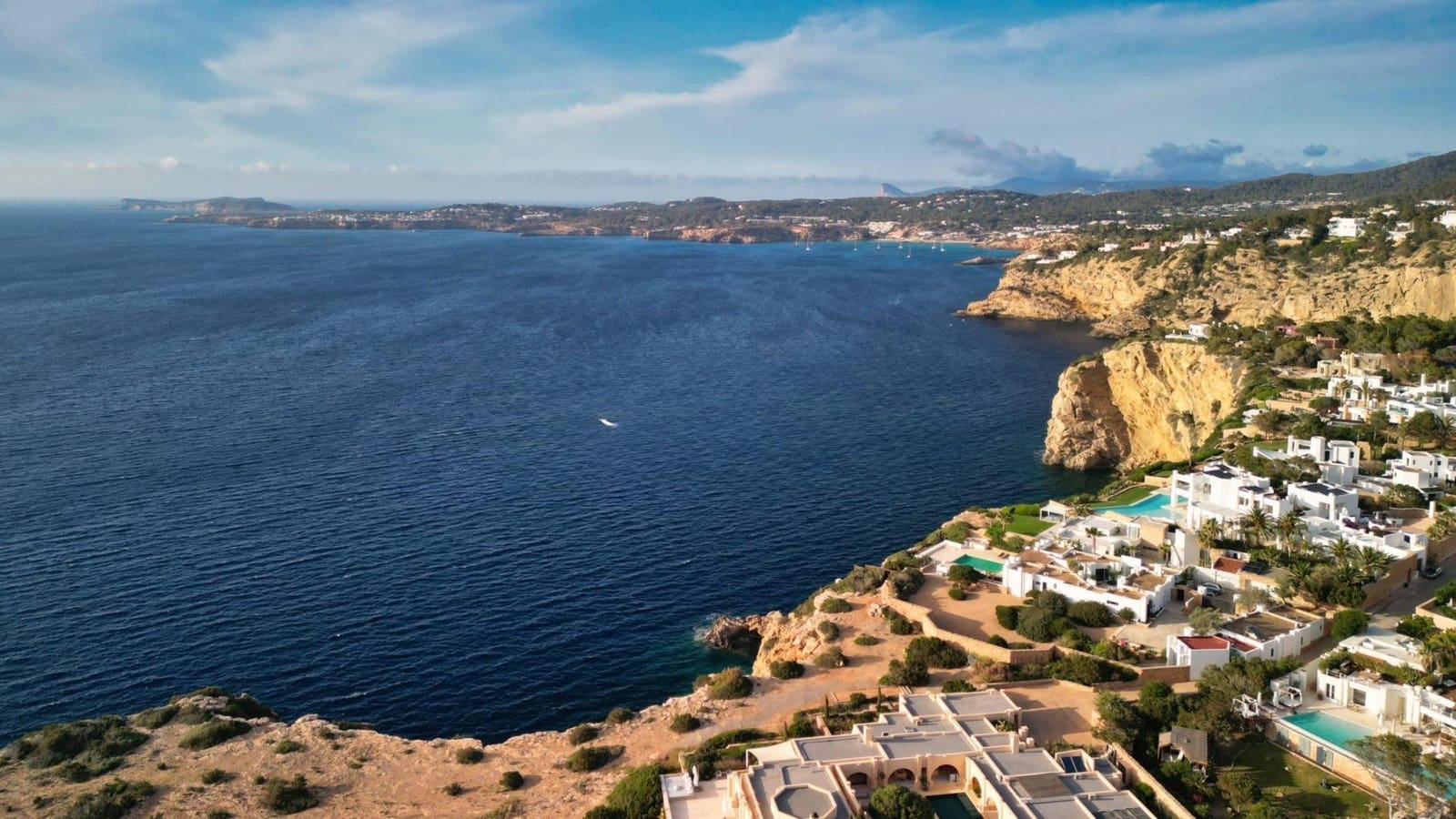 7 soverom Villa til salgs i Ibiza by med svømmebasseng garasje - € 11 000 000 (Ref: 8482151)