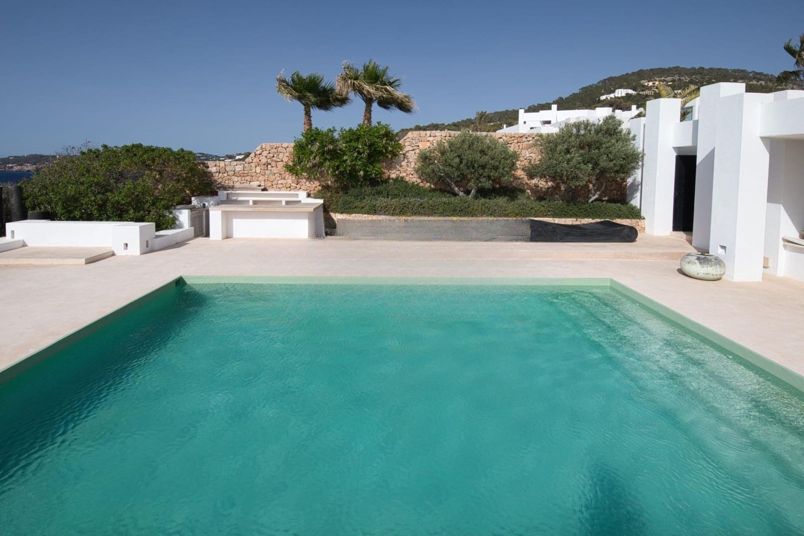 7 soverom Villa til salgs i Ibiza by med svømmebasseng garasje - € 11 000 000 (Ref: 8482151)