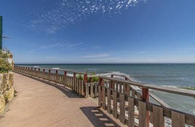 2 soveværelse Semi-Rækkehus til salg i New Golden Mile, Estepona med swimmingpool garage - € 650.000 (Ref: 8519386)