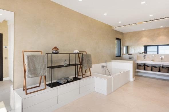 6 bedroom Villa for sale in Monte Halcones with pool garage - € 5,450,000 (Ref: 8527736)