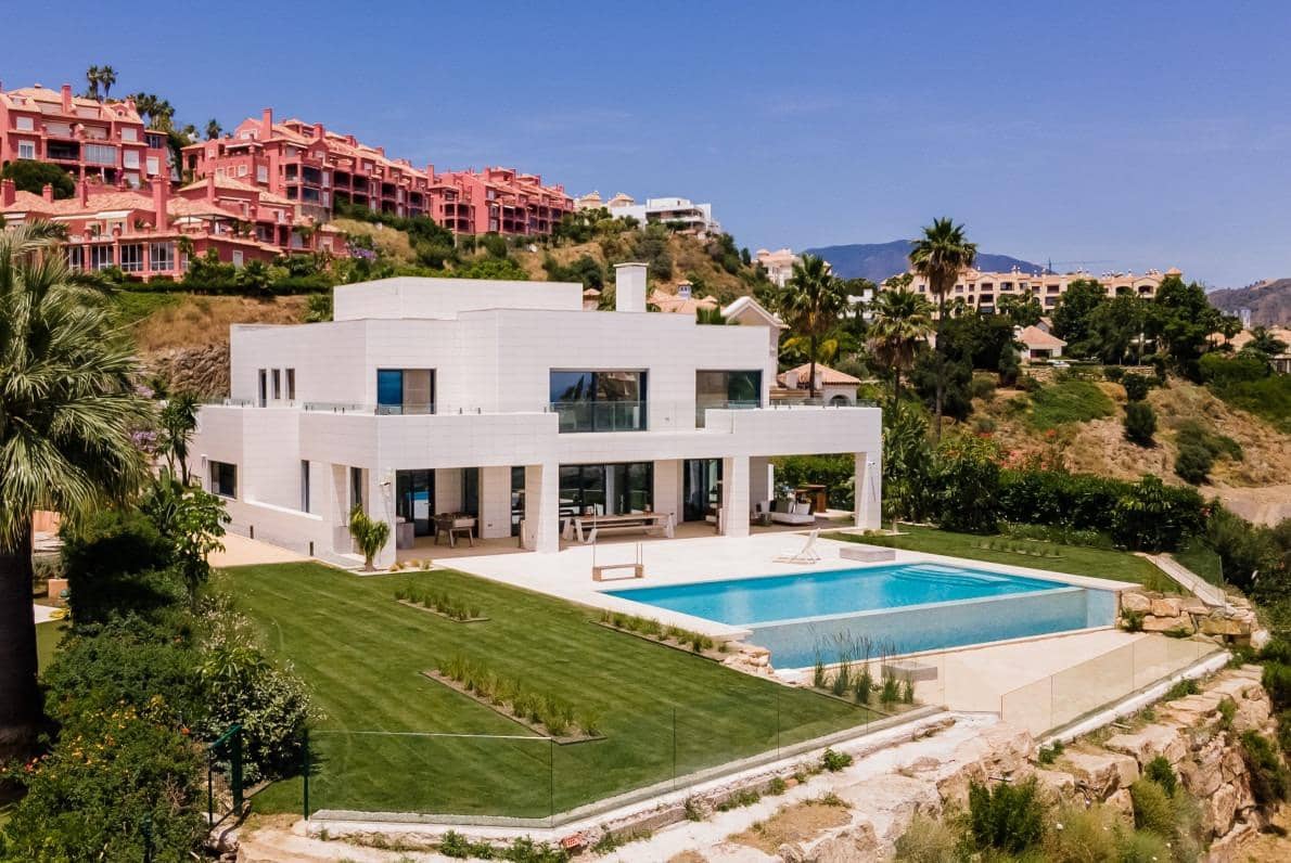 6 bedroom Villa for sale in Monte Halcones with pool garage - € 5,450,000 (Ref: 8527736)