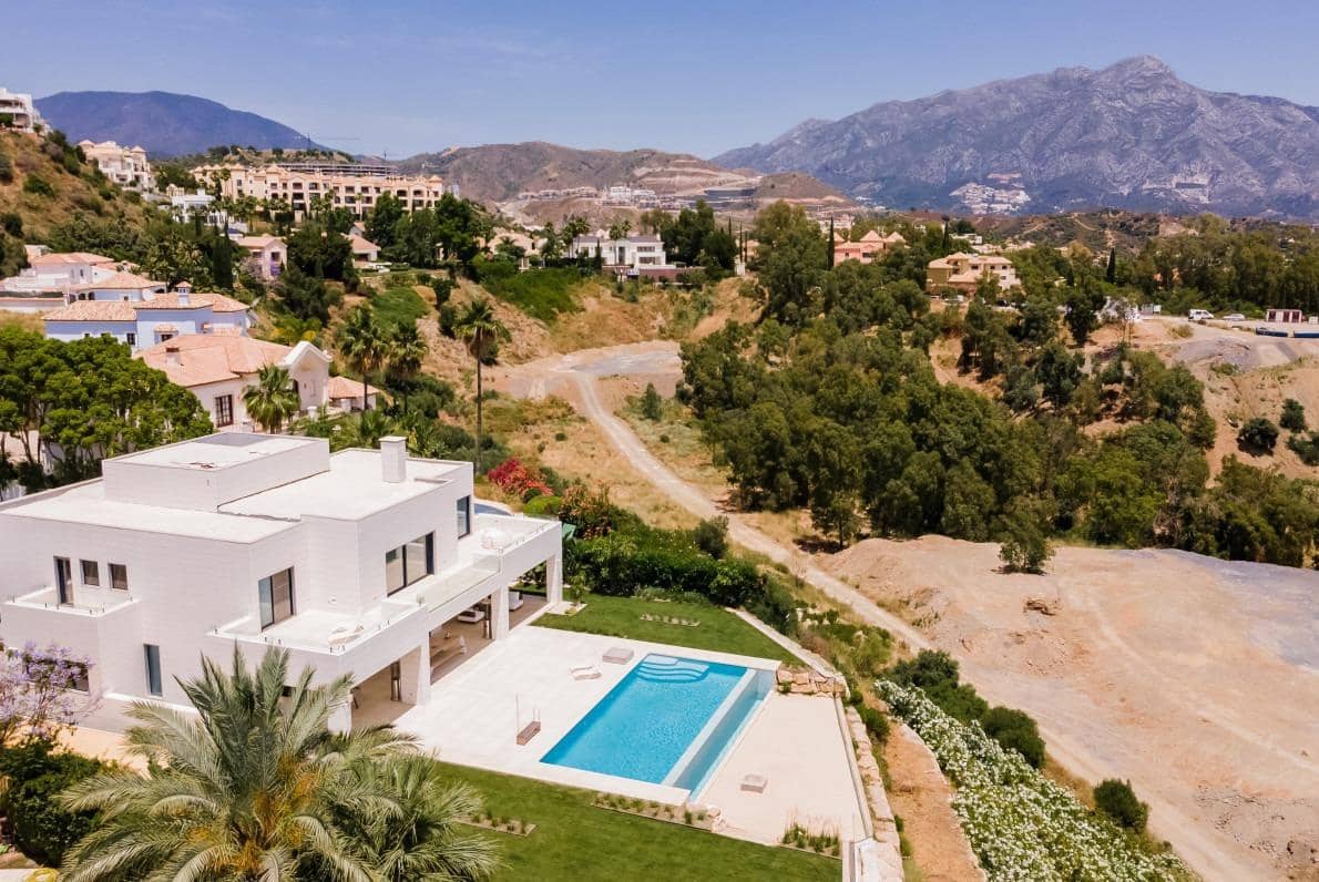 6 bedroom Villa for sale in Monte Halcones with pool garage - € 5,450,000 (Ref: 8527736)