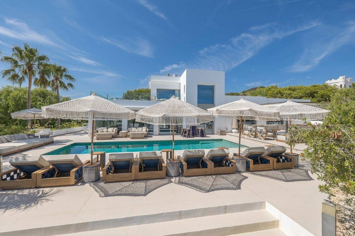 5 sypialnia Willa na sprzedaż w Santa Eulalia / Santa Eularia z basenem - 12 000 000 € (Ref: 8534049)