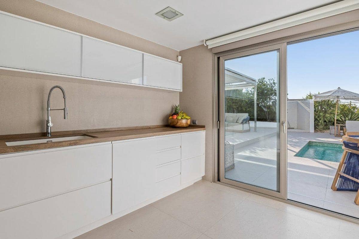 5 sypialnia Willa na sprzedaż w Santa Eulalia / Santa Eularia z basenem - 12 000 000 € (Ref: 8534049)