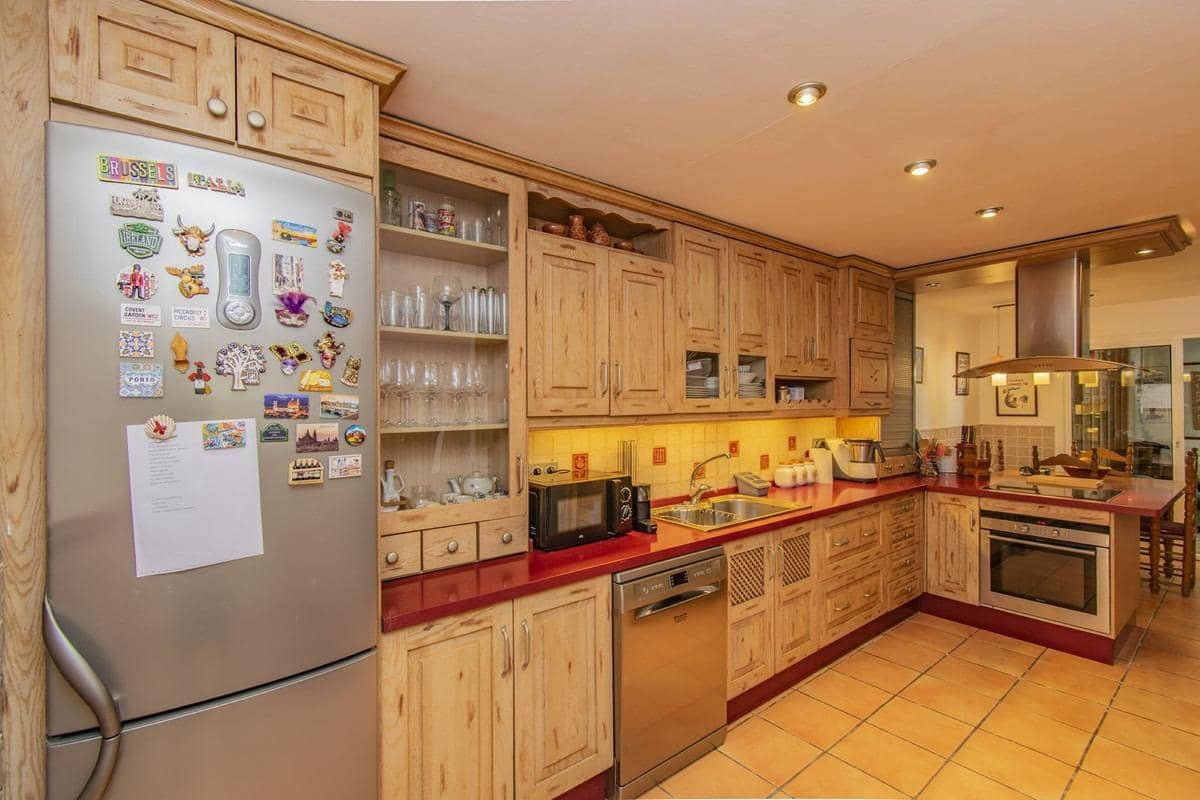 3 slaapkamer Villa te koop in Marbella - € 850.000 (Ref: 8701832)