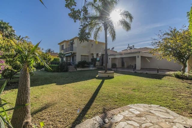 3 slaapkamer Villa te koop in Marbella - € 850.000 (Ref: 8701832)