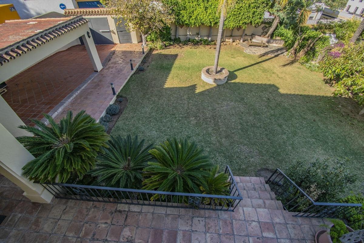 3 slaapkamer Villa te koop in Marbella - € 850.000 (Ref: 8701832)