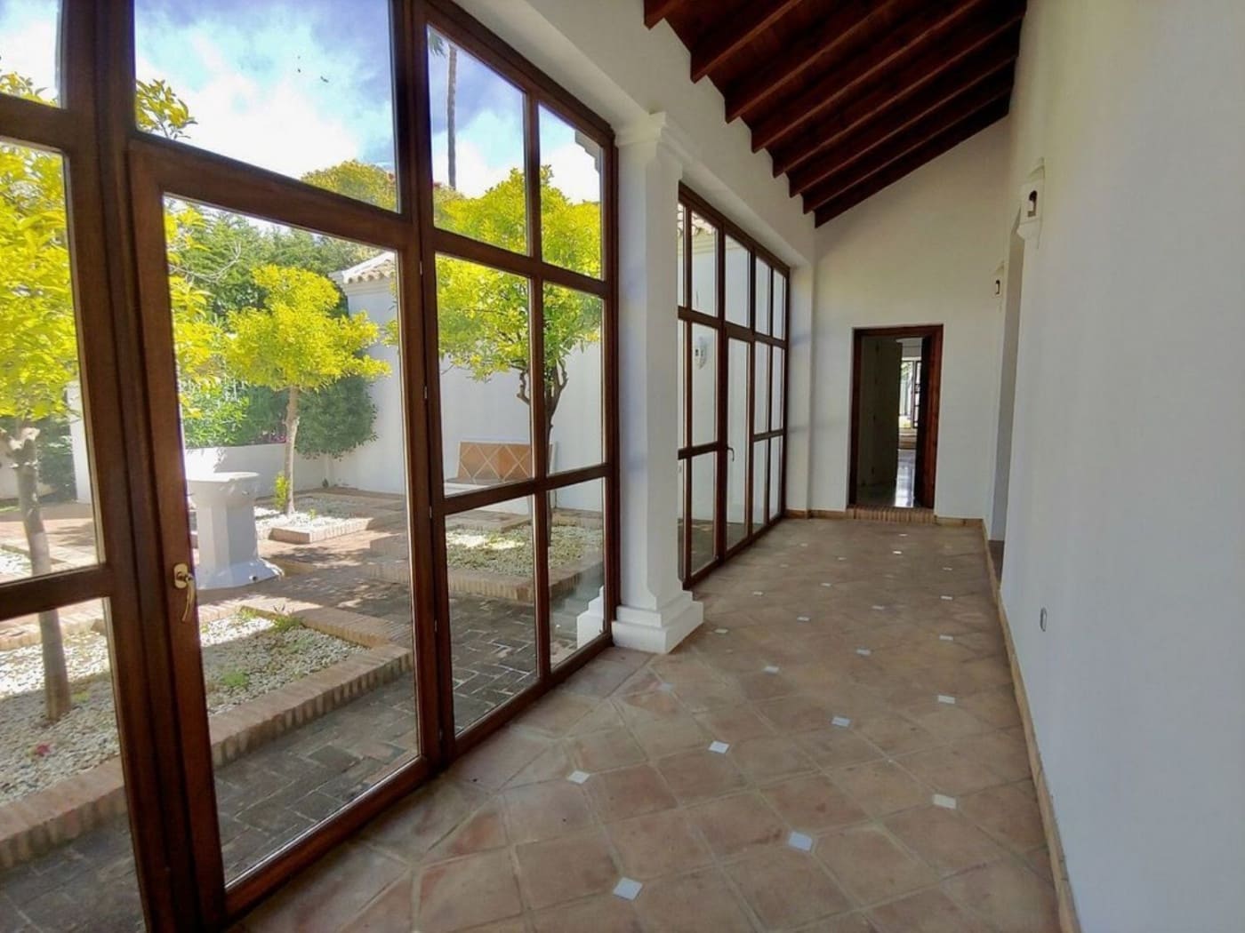 6 slaapkamer Villa te koop in Guadalmina met zwembad garage - € 4.900.000 (Ref: 9114074)
