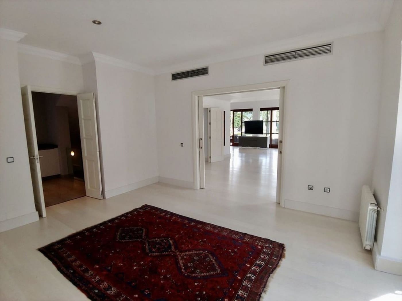6 slaapkamer Villa te koop in Guadalmina met zwembad garage - € 4.900.000 (Ref: 9114074)