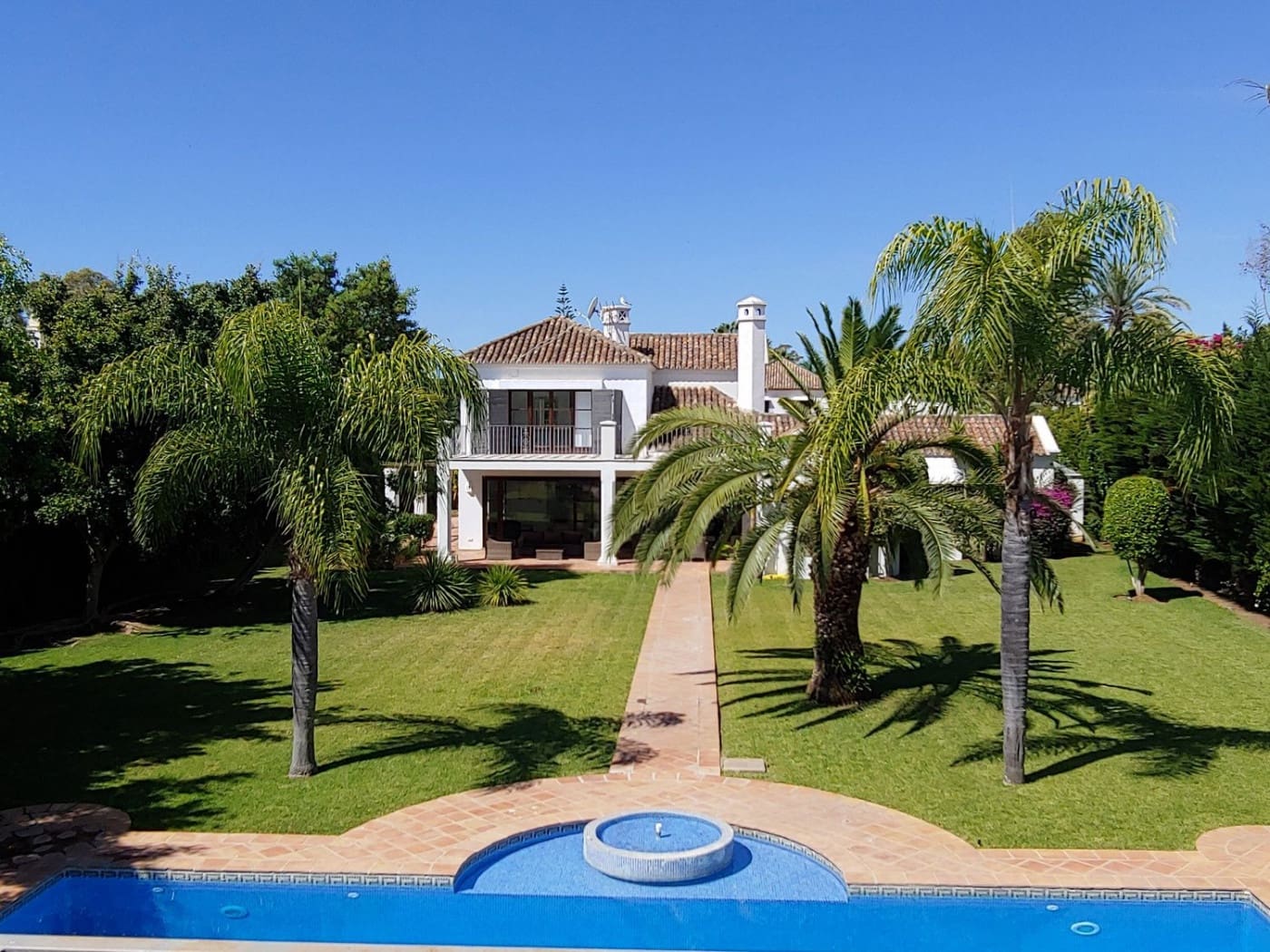 6 slaapkamer Villa te koop in Guadalmina met zwembad garage - € 4.900.000 (Ref: 9114074)