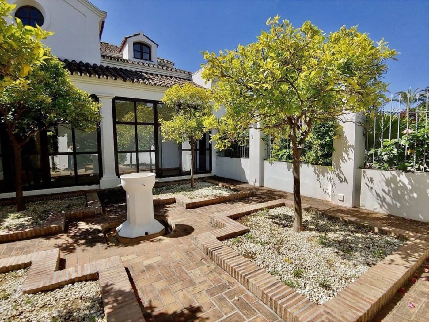 6 slaapkamer Villa te koop in Guadalmina met zwembad garage - € 4.900.000 (Ref: 9114074)