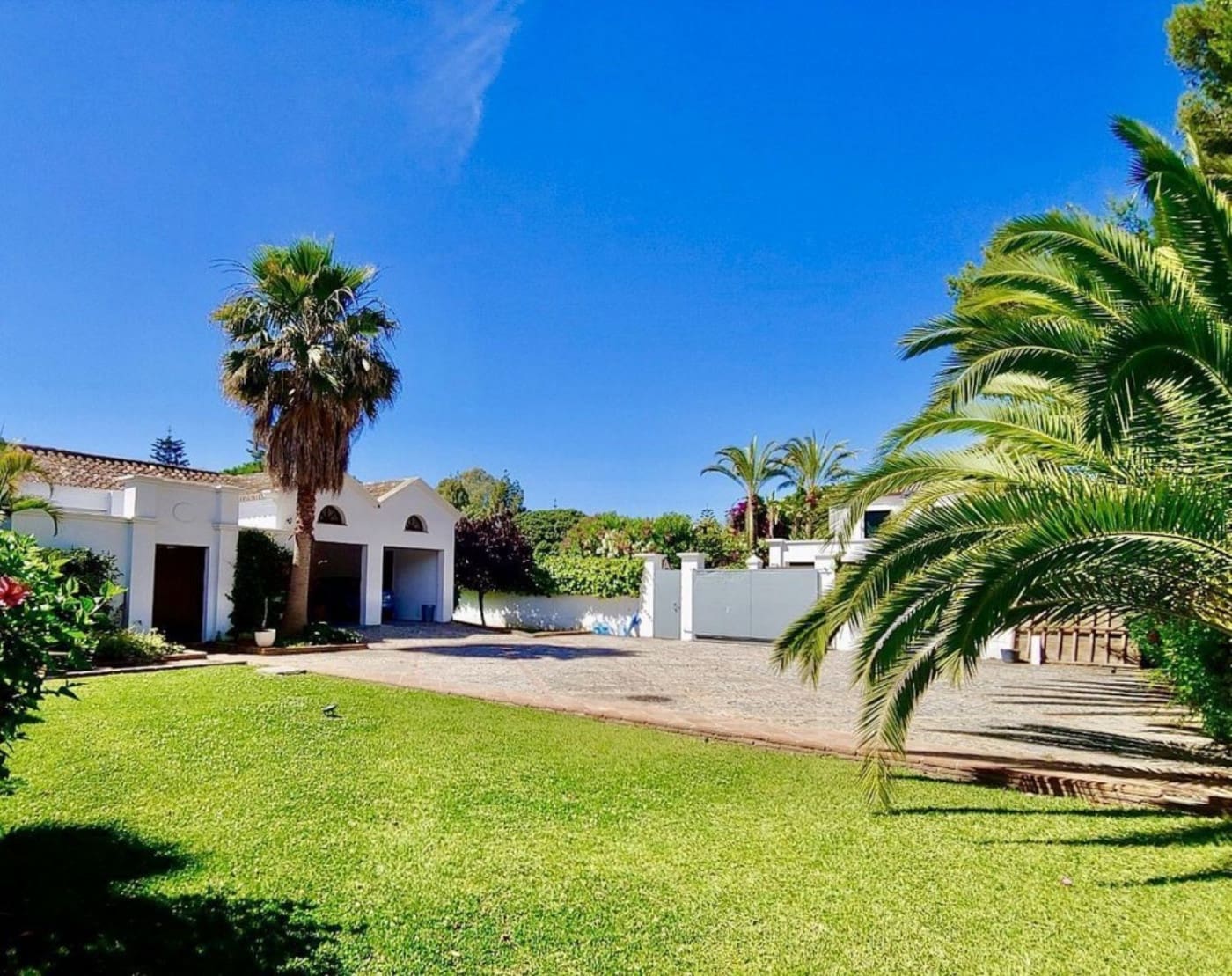 6 slaapkamer Villa te koop in Guadalmina met zwembad garage - € 4.900.000 (Ref: 9114074)