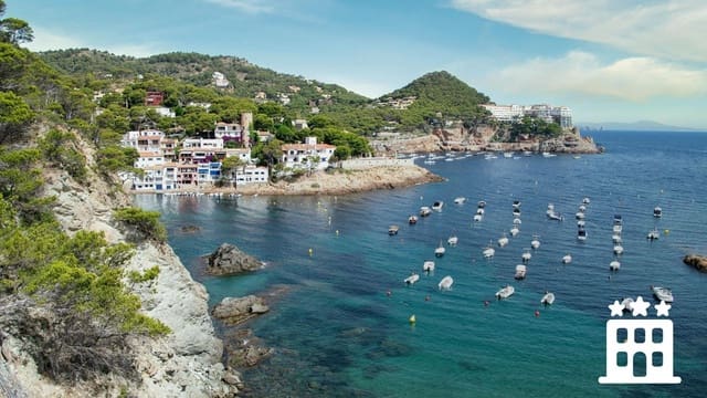 95 soveværelse Hotel til salg i Tossa de Mar med swimmingpool - € 6.000.000 (Ref: 9177289)