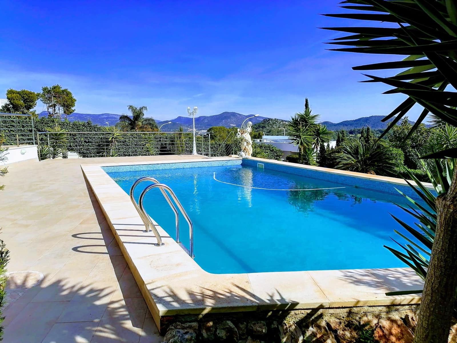 4 soveværelse Villa til leje i Santa Ponsa med swimmingpool garage - € 16.500 (Ref: 9248736)
