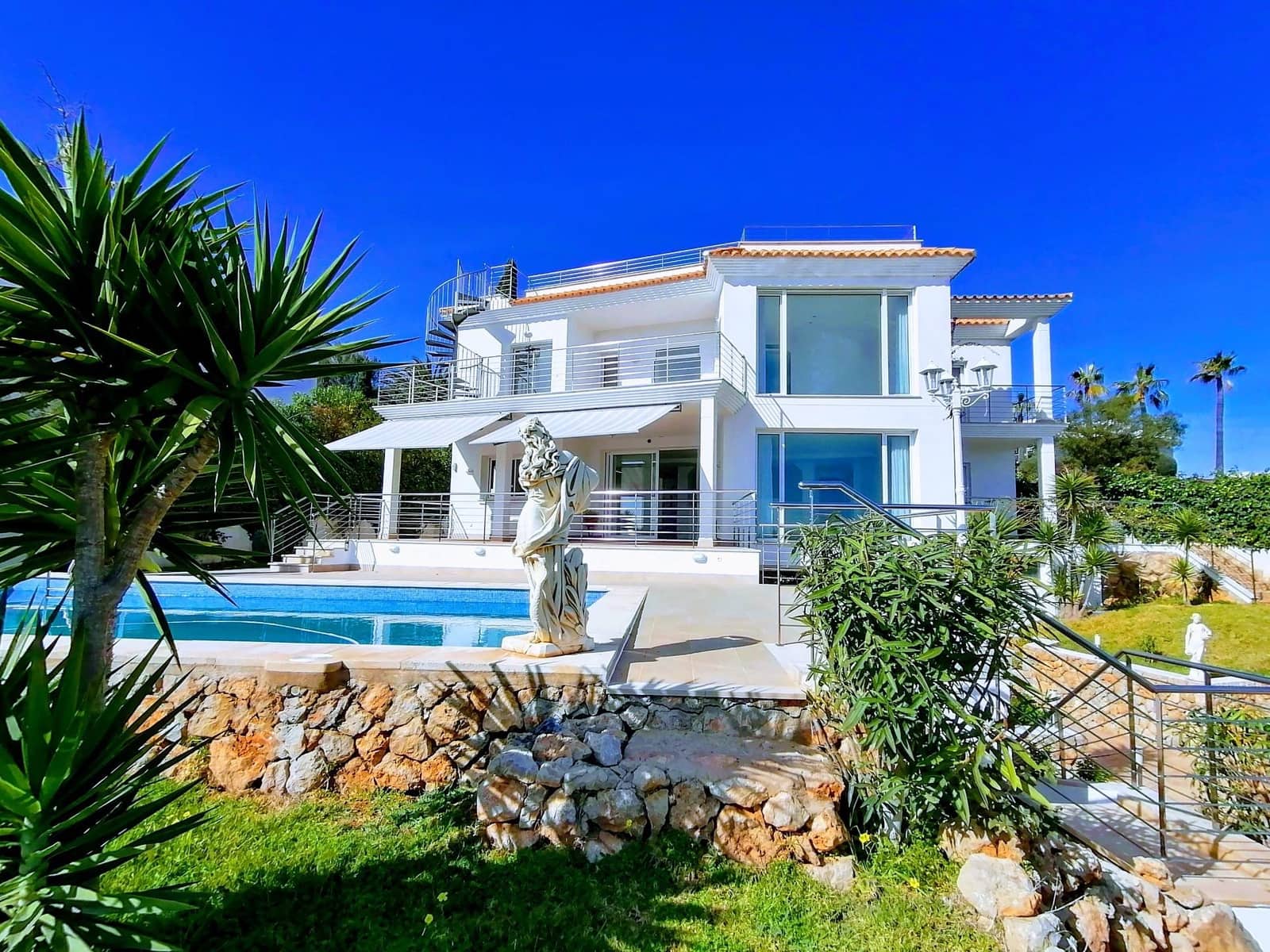 4 soveværelse Villa til leje i Santa Ponsa med swimmingpool garage - € 16.500 (Ref: 9248736)