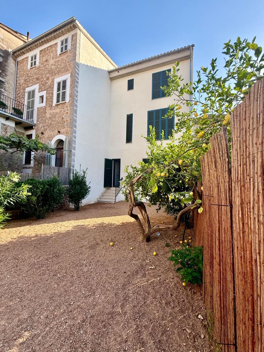 3 slaapkamer Rijtjeshuis te koop in Soller met garage - € 1.190.000 (Ref: 9355804)