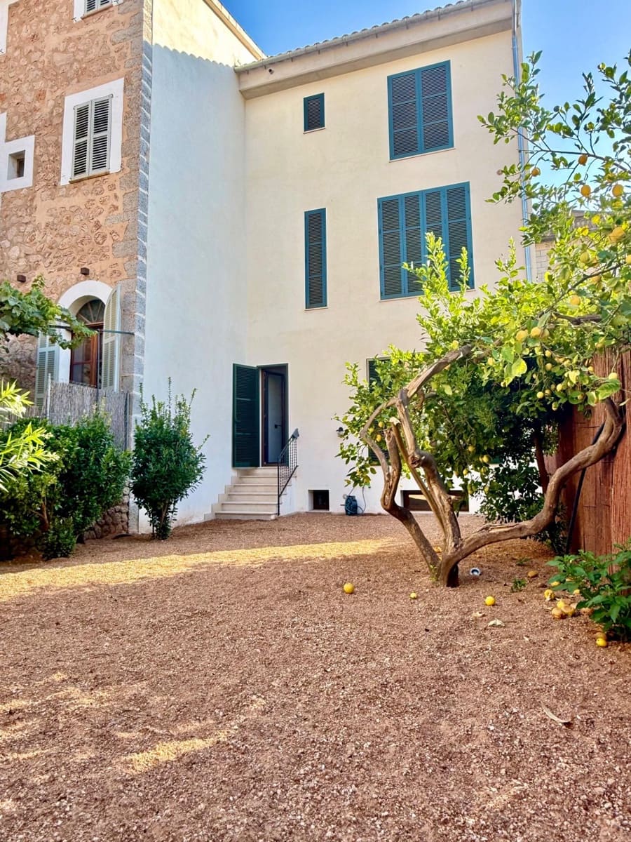 3 slaapkamer Rijtjeshuis te koop in Soller met garage - € 1.190.000 (Ref: 9355804)