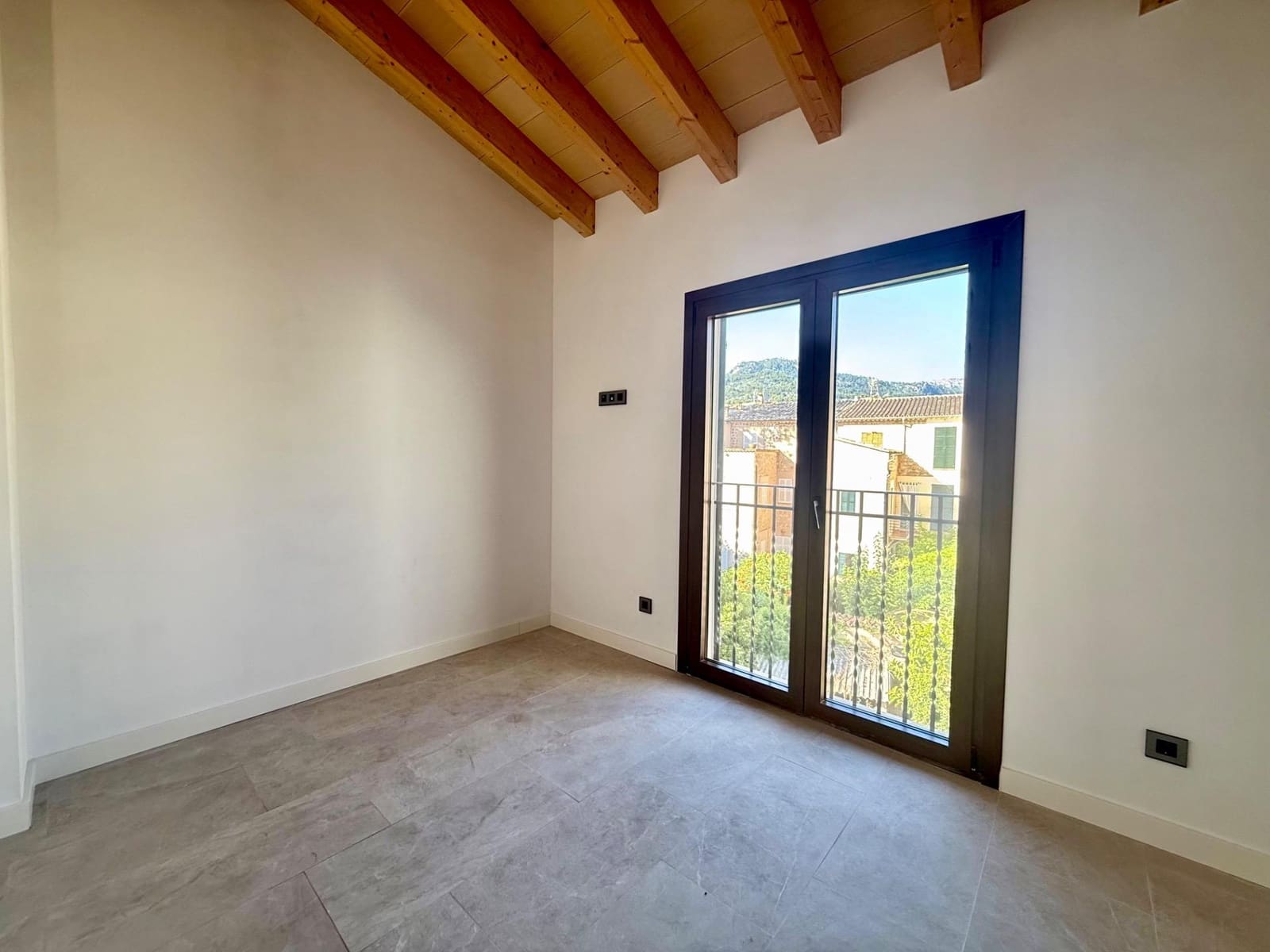 3 slaapkamer Rijtjeshuis te koop in Soller met garage - € 1.190.000 (Ref: 9355804)