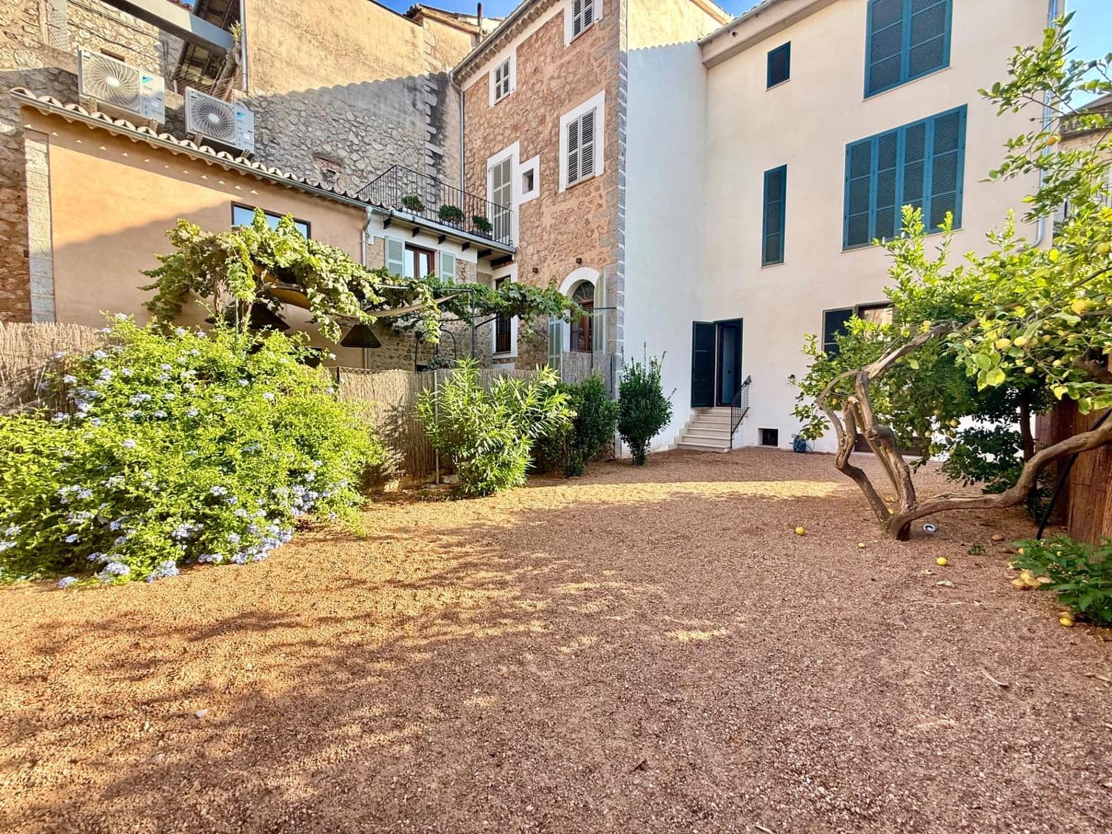 3 slaapkamer Rijtjeshuis te koop in Soller met garage - € 1.190.000 (Ref: 9355804)
