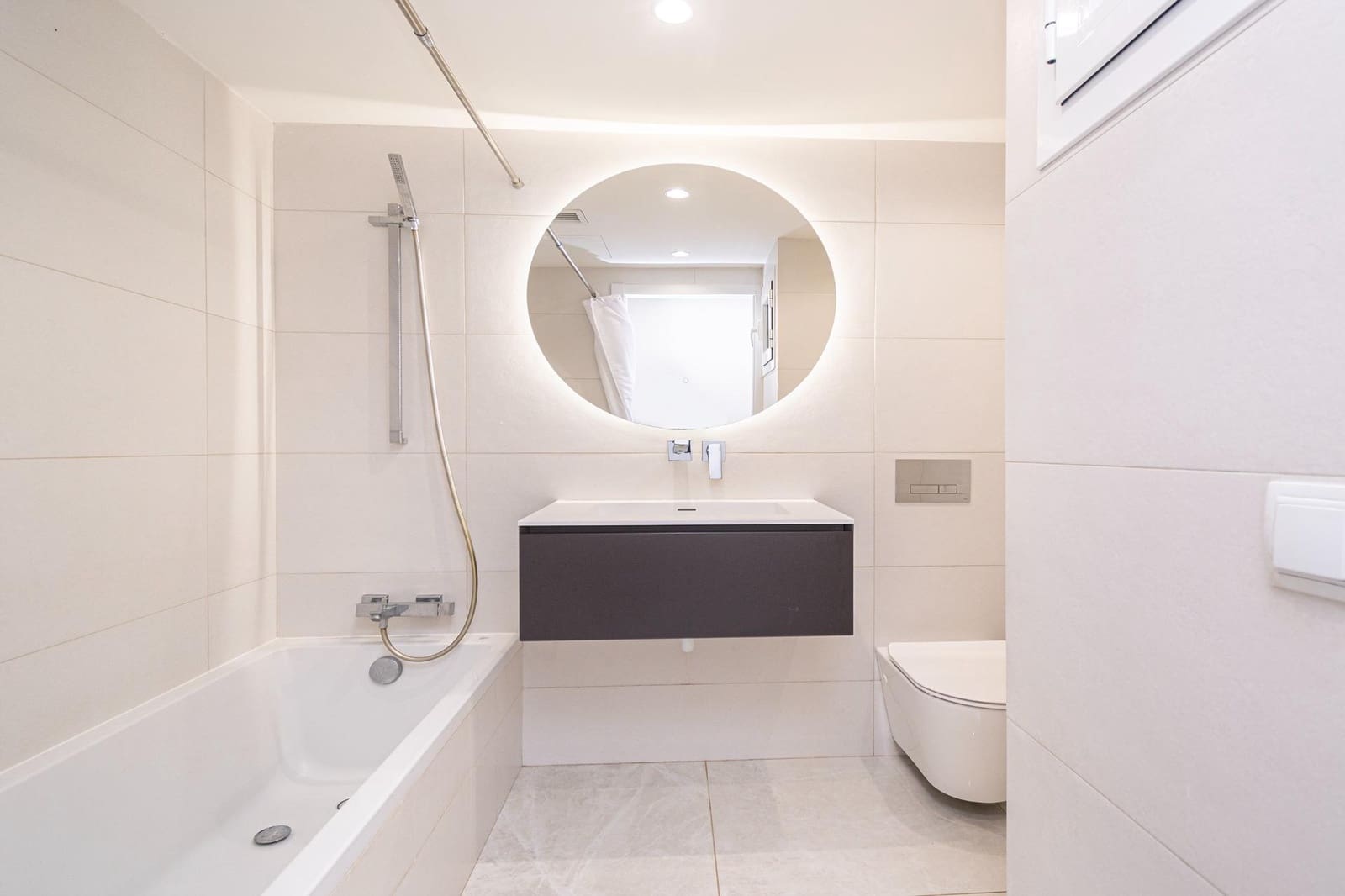 3 bedroom Apartment for sale in Palma de Mallorca - € 850,000 (Ref: 9355805)