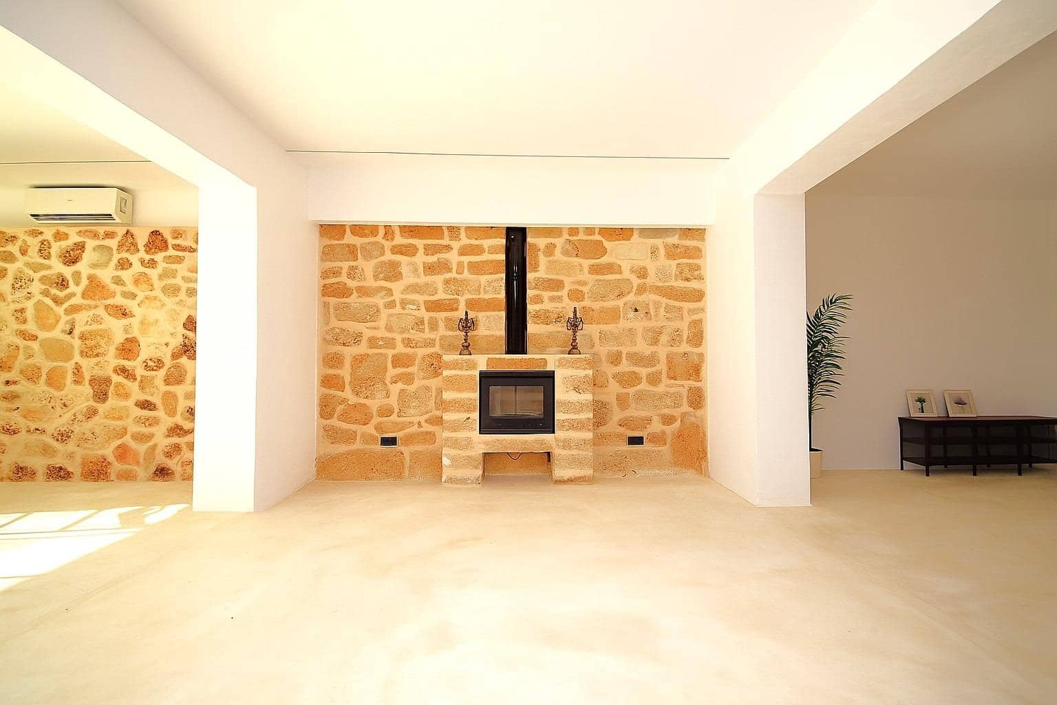 4 slaapkamer Rijtjeshuis te koop in Sa Pobla met zwembad garage - € 1.050.000 (Ref: 9356748)