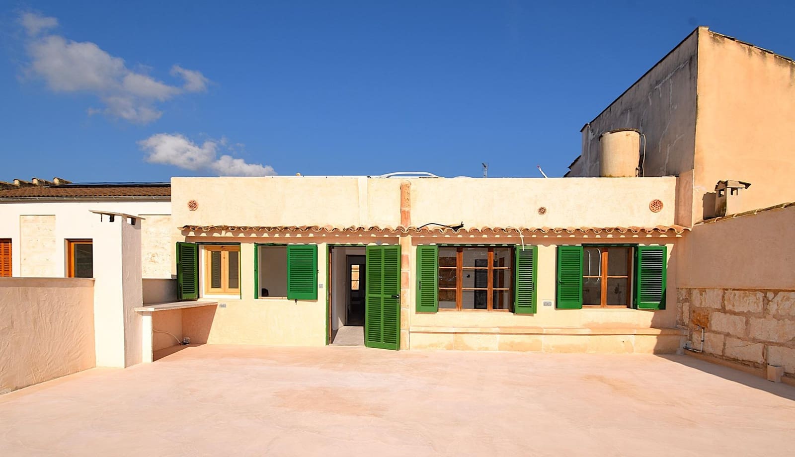 4 slaapkamer Rijtjeshuis te koop in Sa Pobla met zwembad garage - € 1.050.000 (Ref: 9356748)