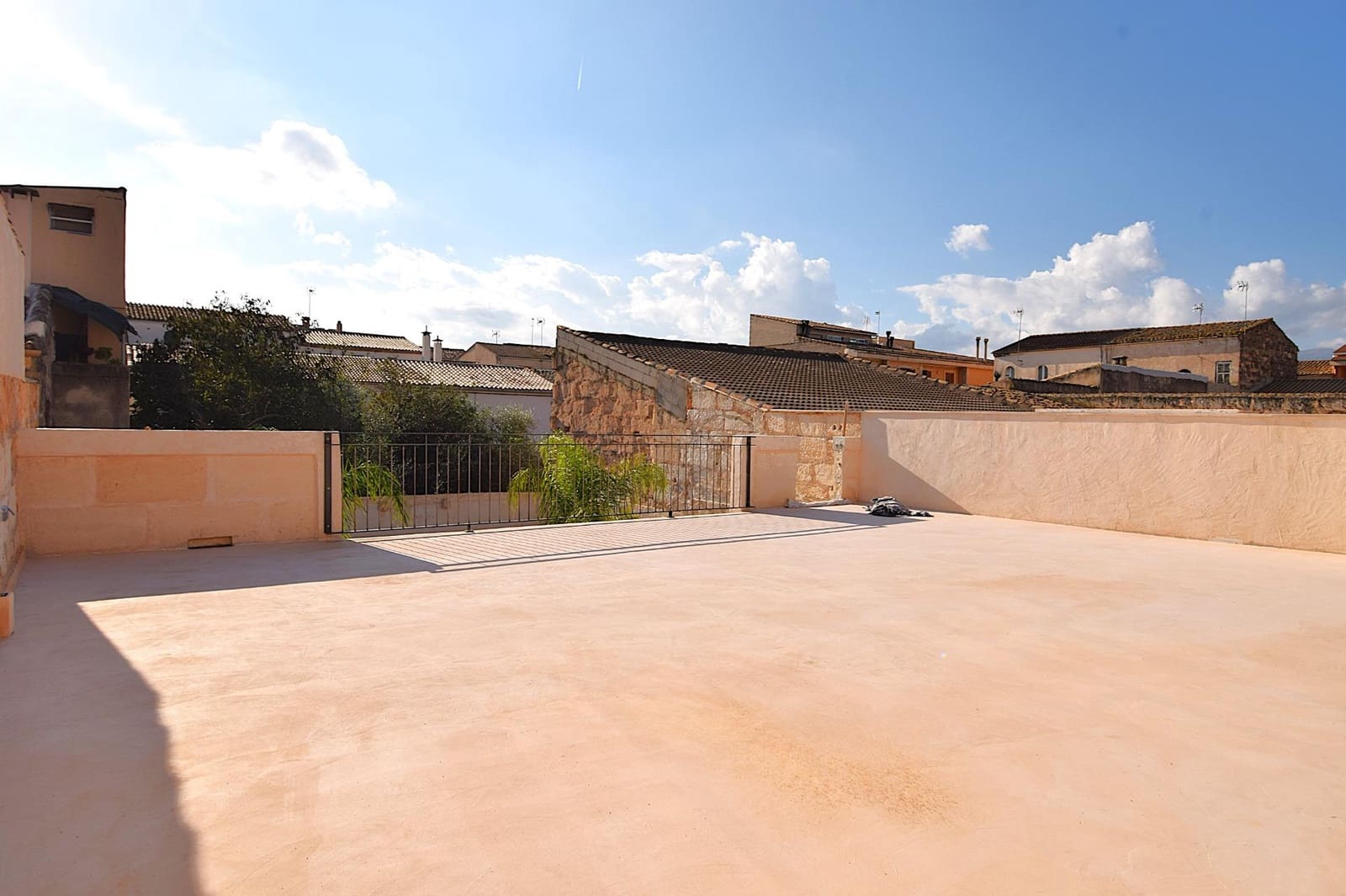 4 slaapkamer Rijtjeshuis te koop in Sa Pobla met zwembad garage - € 1.050.000 (Ref: 9356748)