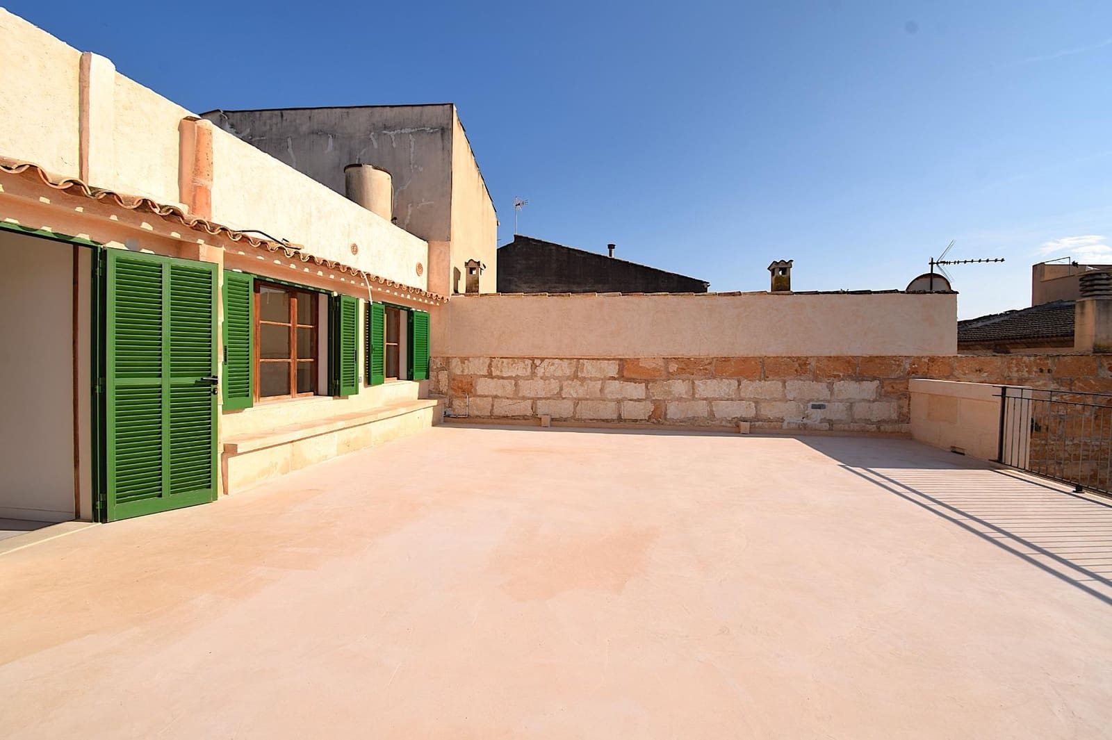 4 slaapkamer Rijtjeshuis te koop in Sa Pobla met zwembad garage - € 1.050.000 (Ref: 9356748)