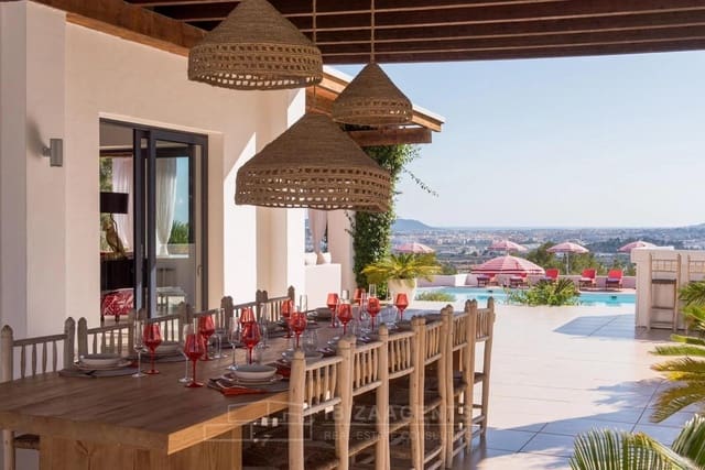 12 soveværelse Villa til salg i Sant Antoni de Portmany med garage - € 22.000.000 (Ref: 9840364)