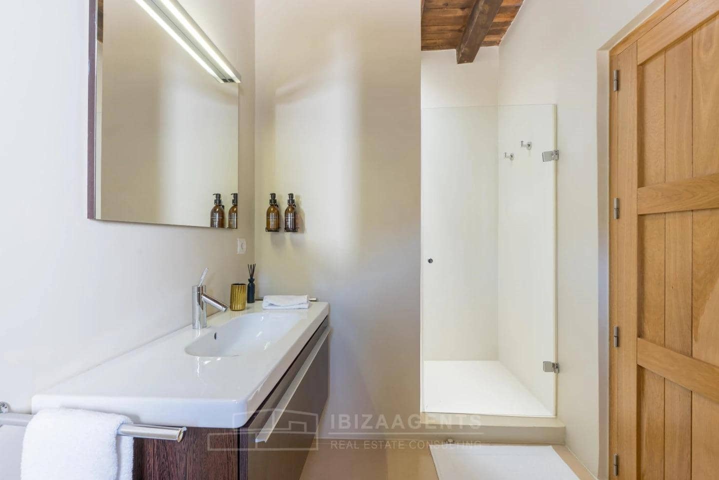 12 soveværelse Villa til salg i Sant Antoni de Portmany med garage - € 22.000.000 (Ref: 9840364)