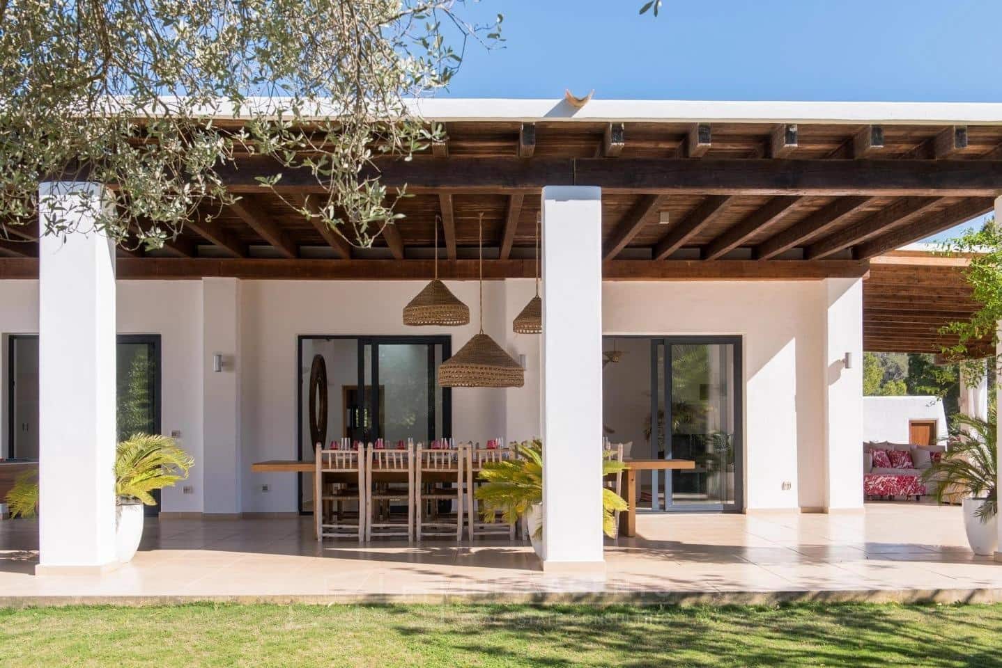 12 soveværelse Villa til salg i Sant Antoni de Portmany med garage - € 22.000.000 (Ref: 9840364)