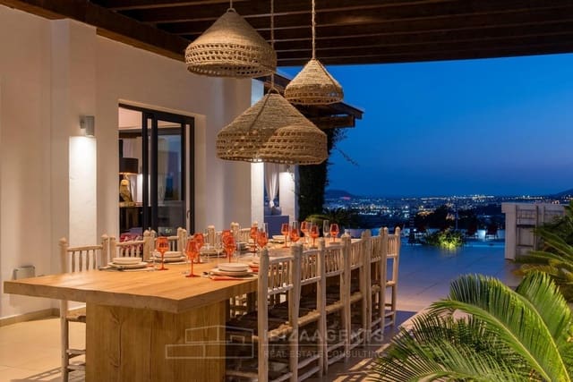 12 soveværelse Villa til salg i Sant Antoni de Portmany med garage - € 22.000.000 (Ref: 9840364)