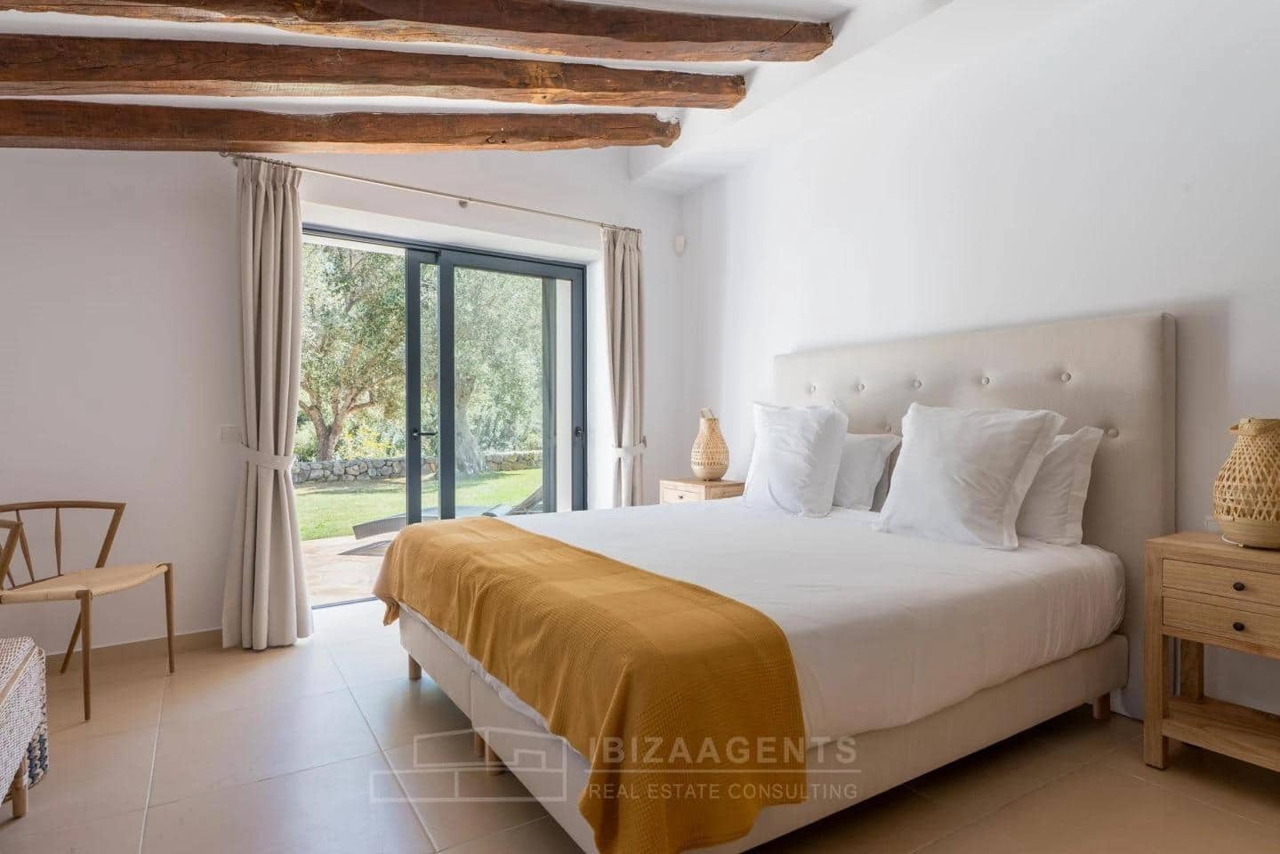 12 soveværelse Villa til salg i Sant Antoni de Portmany med garage - € 22.000.000 (Ref: 9840364)