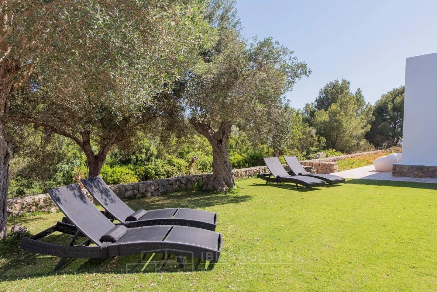 12 soveværelse Villa til salg i Sant Antoni de Portmany med garage - € 22.000.000 (Ref: 9840364)