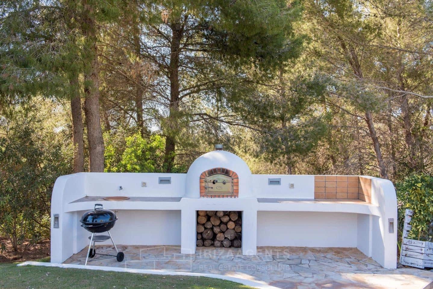 12 soveværelse Villa til salg i Sant Antoni de Portmany med garage - € 22.000.000 (Ref: 9840364)