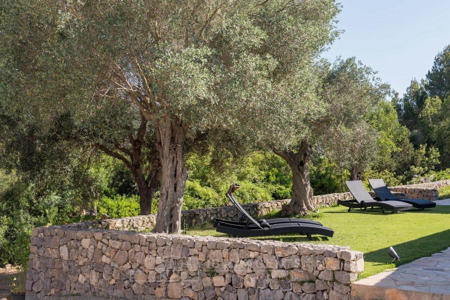 12 soveværelse Villa til salg i Sant Antoni de Portmany med garage - € 22.000.000 (Ref: 9840364)