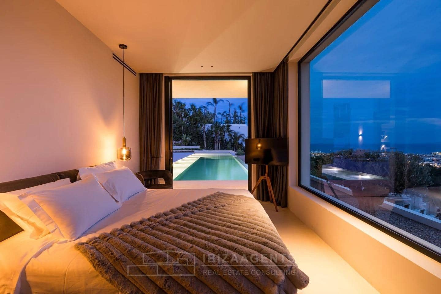 4 sypialnia Willa na sprzedaż w Miasto Ibiza / Eivissa z basenem garażem - 6 900 000 € (Ref: 9840365)