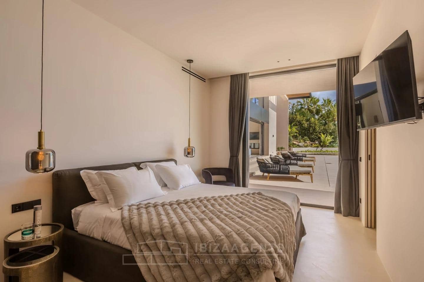 4 sypialnia Willa na sprzedaż w Miasto Ibiza / Eivissa z basenem garażem - 6 900 000 € (Ref: 9840365)