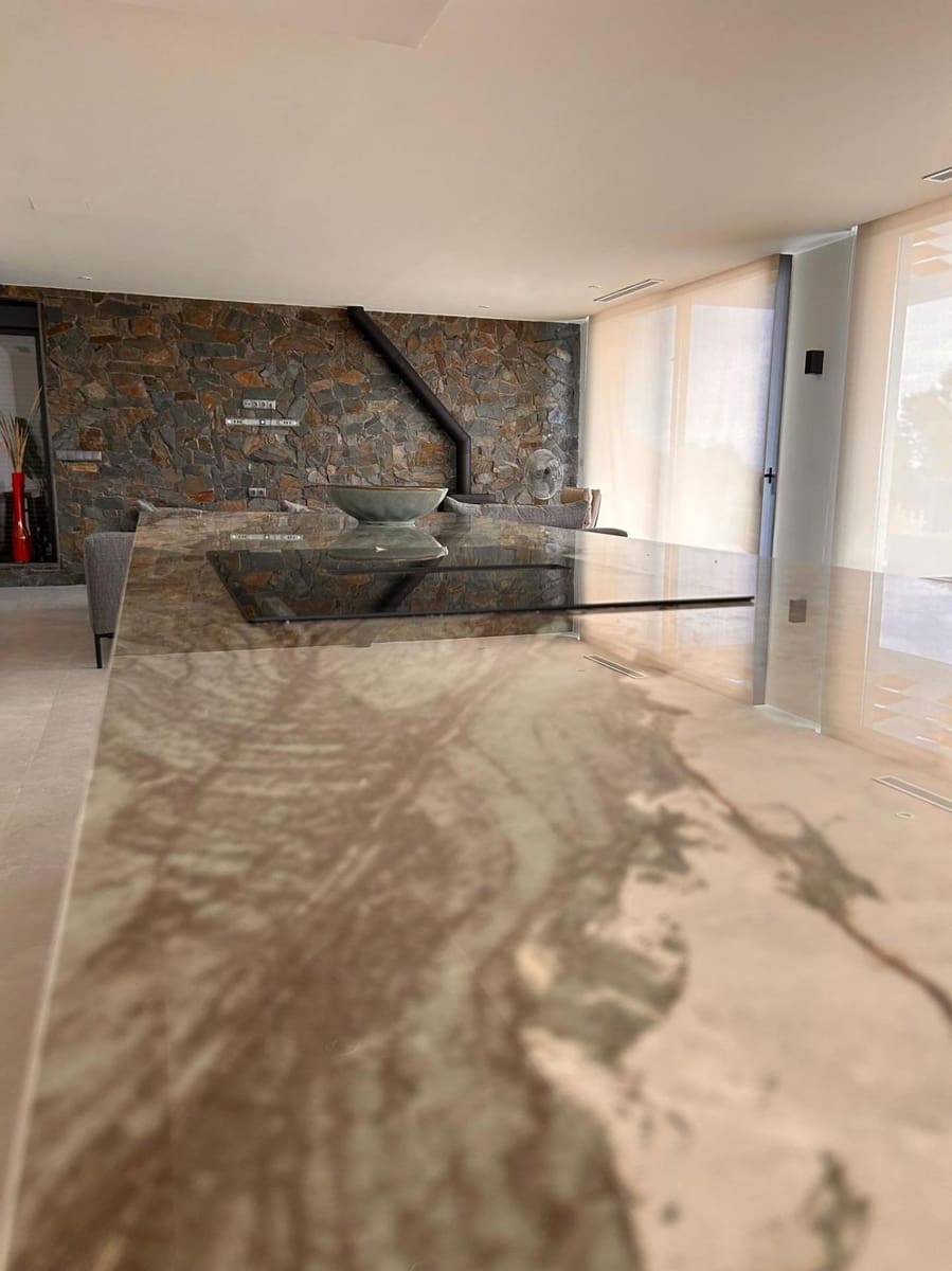 4 slaapkamer Villa te koop in Pinoso met zwembad garage - € 600.000 (Ref: 10018058)