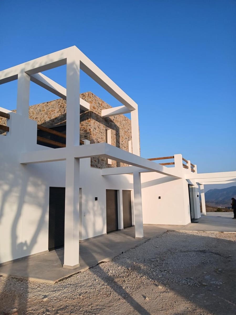4 slaapkamer Villa te koop in Pinoso met zwembad garage - € 600.000 (Ref: 10018058)