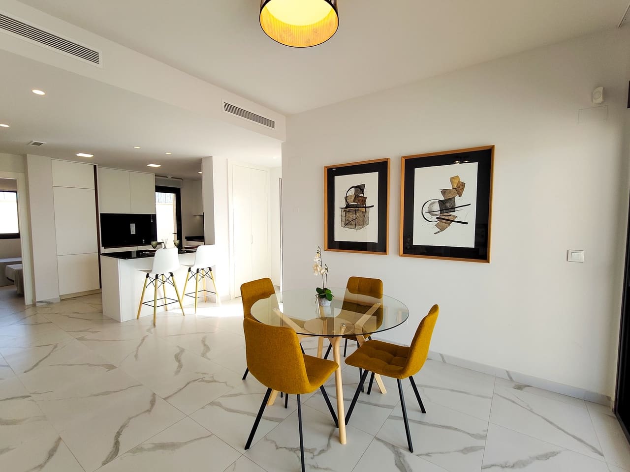 2 soveværelse Bungalow til salg i San Miguel de Salinas med swimmingpool - € 339.000 (Ref: 10031078)